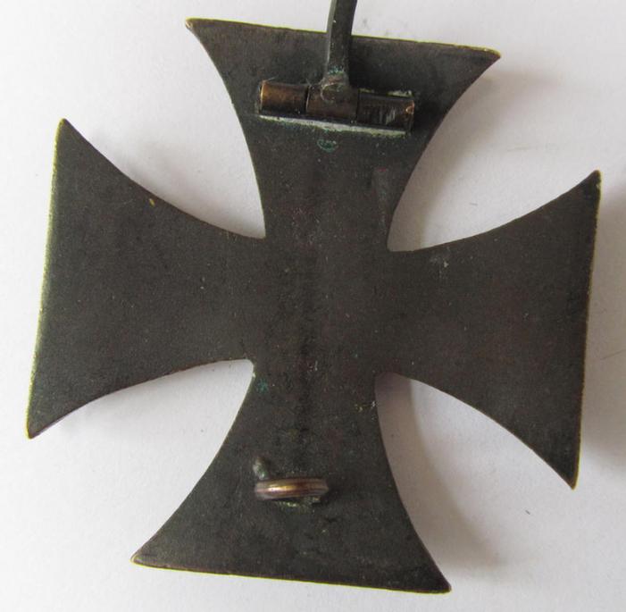 Decorative, WWI-period Braunschweiger, commemorative war-merits'-cross aka: 'Kriegsverdienstkreuz der 1. Klasse' (being a high-quality albeit non-maker-marked example that I deem originates from a production of the early thirties)