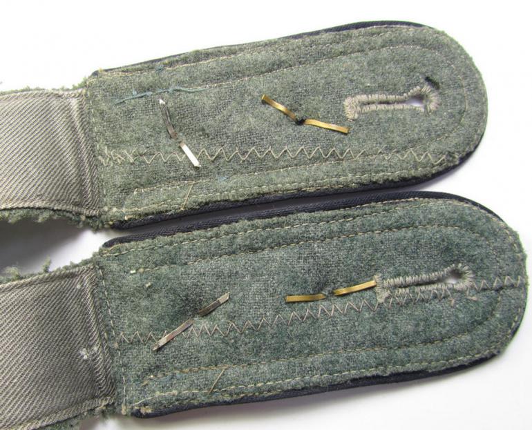 Fully matching, WH (Heeres), I deem mid-war-period- (ie. 'M43'-pattern-) NCO-type shoulderstraps as piped in the black-coloured branchcolour as was intended for - and/or used by! - an: 'Oberfeldwebel der Pionier-Truppen'