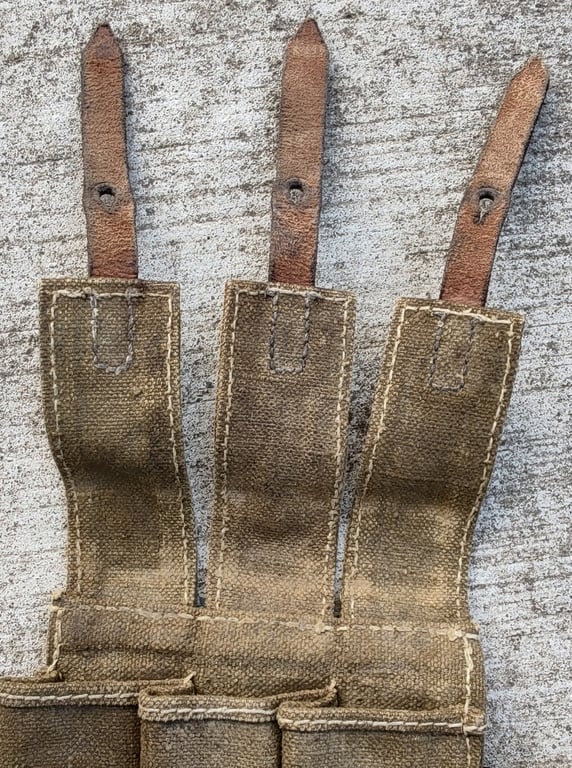 Reproduction MP40 magazine pouch