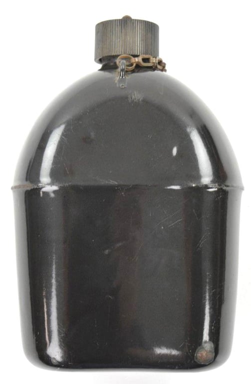 US WW2 M-1942 Enamel Canteen