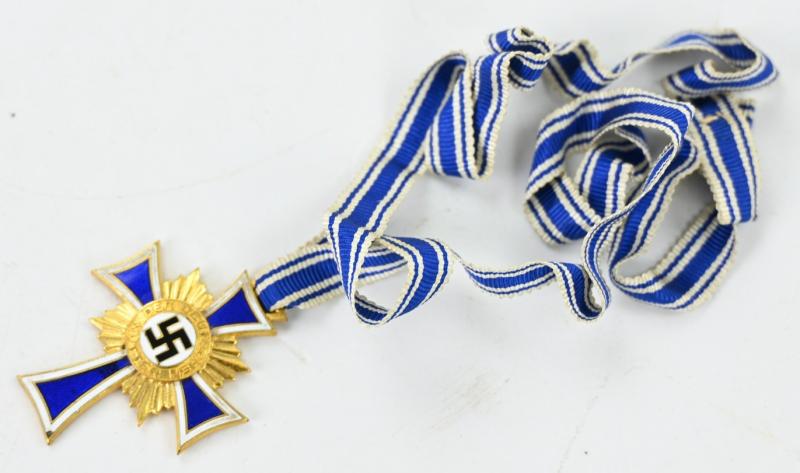 German Mother's Cross in Gold with case