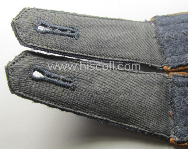 Attractive - and fully matching! - pair of WH (Luftwaffe) NCO-type shoulderstraps as piped in the light- ie. rust-brown- (ie. 'hell- o. kupferbrauner'-) coloured branchcolour as was intended for an: 'Unteroffizier der LW-Nachrichten-Truppen'