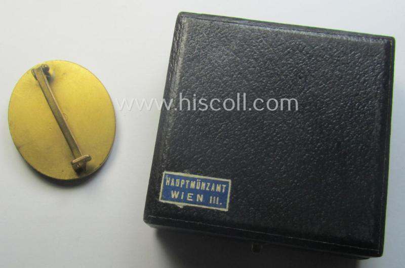 'Verwundeten-Abzeichen in Gold' being a clearly maker- (ie. '30'-) marked- and typical 'Buntmetall'-based (ie. 'flat-pinned'!) example that comes stored in its maker- (ie. 'Hauptmünzamt - Wien'-) marked etui as issued