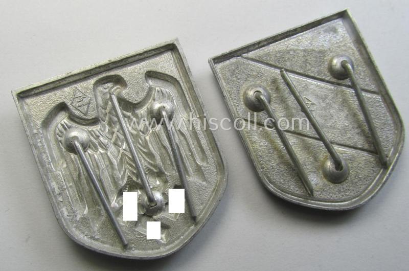 WH (Heeres) tropical- (ie. 'DAK'- or: 'Deutsches Afrikakorps'-) related- and/or aluminium-based, eagle-'pith-helmet'-shield-set comprising of two maker- (ie. 'P&C'-) marked examples