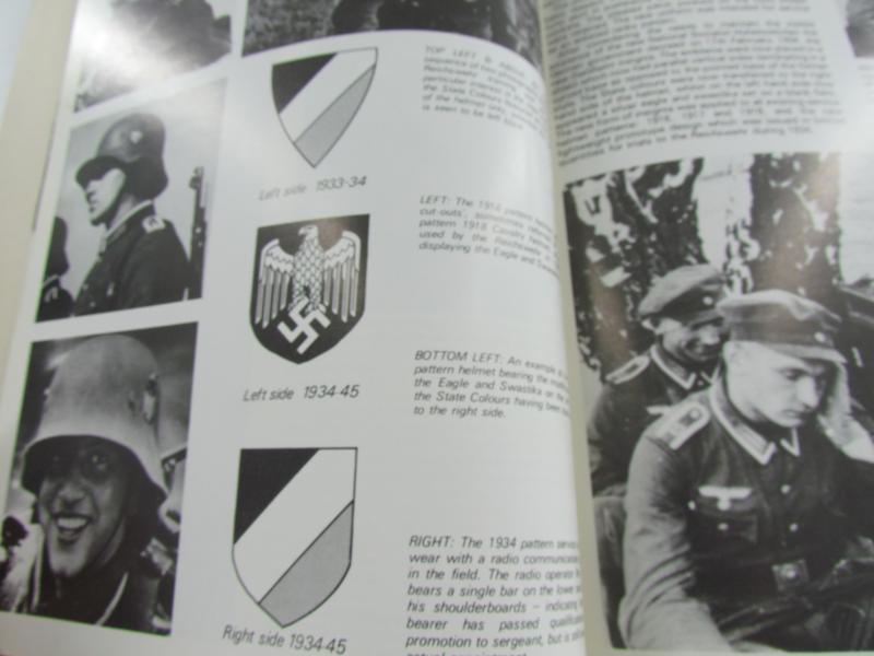 Book : German Army Uniforms 1935 to 45