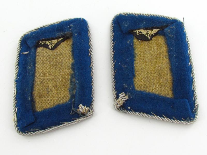 Luftwaffe 'Hauptmann der Reserve eines Flieger- o. Fallschirmjäger-Regiments' Collar Tabs