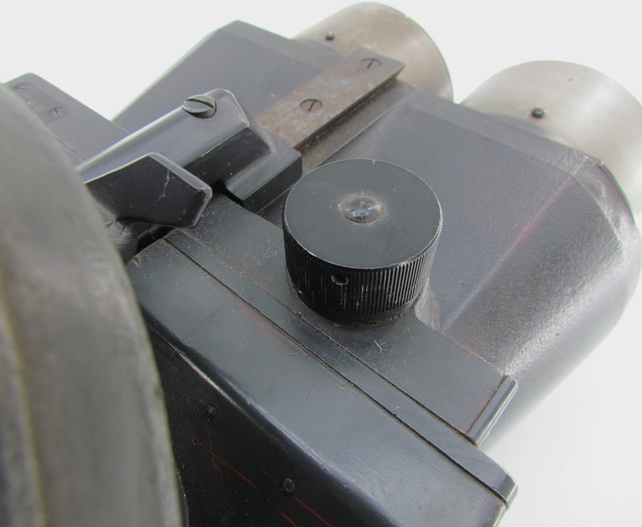 German Anti-Aircraft Flak binoculars D.F. 10x80  (Doppellfernrohr)