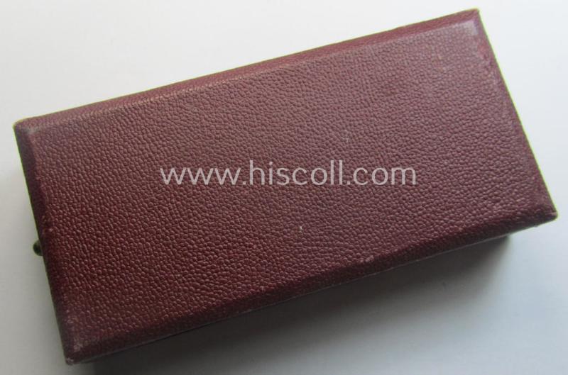 Hardly used, WH Czech-occupation- (ie. 'Anschluss'-) medal: '1. Oktober 1938' that comes stored in its bordeaux-red-coloured- and/or non-maker-marked etui as issued