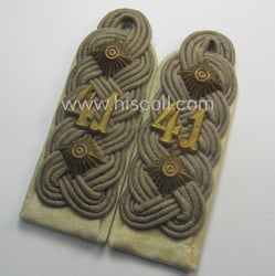 Pair of neatly 'cyphered', WH (Heeres) officers'-type shoulderboards...