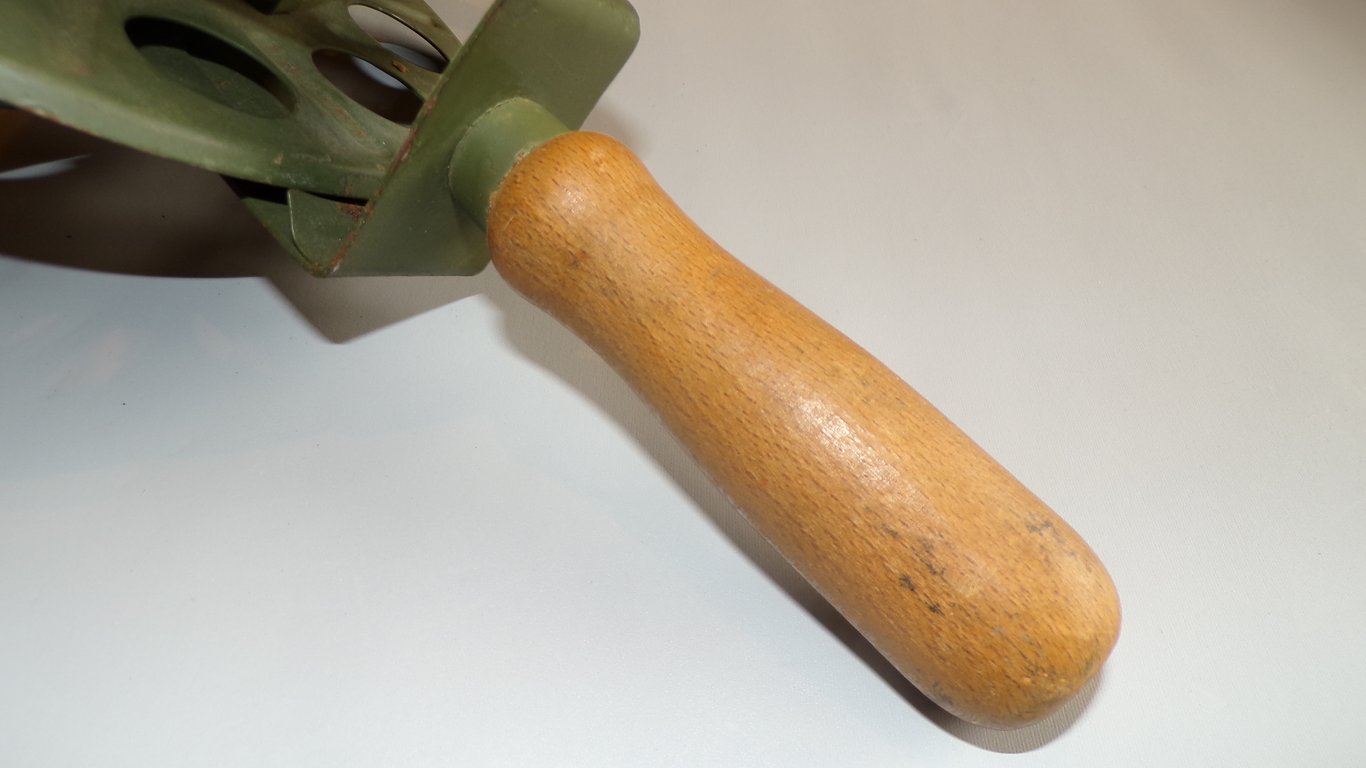 Hand-Held Field Telephone Cable Reel (Abspuler)