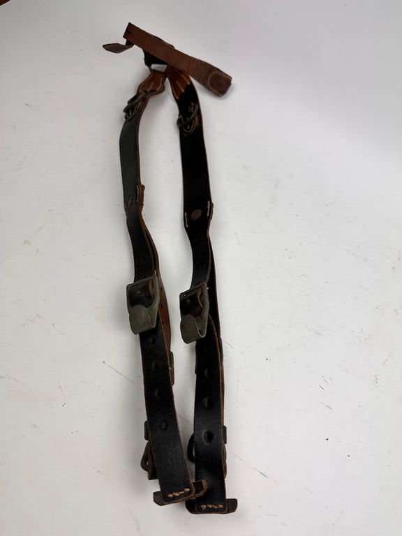 WW2 German Y straps Mint condition.