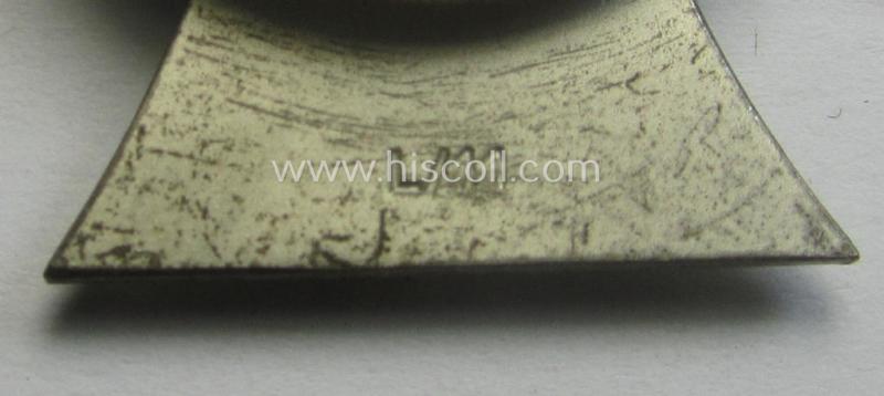 'Virtually mint' example of an: 'Eisernes Kreuz 1. Kl.' as executed in the so-called: 'screw-back-version' (being an: 'L/11'-marked example as produced by the: 'Wilh. Deumer'-company)