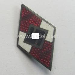 HJ (ie. 'Hitlerjugend') enamelled 'Fahrtenmesser'- (o. 'Schiffchen-Mütze') pin...
