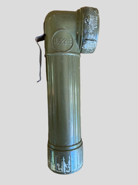 U.S. WWII Flashlight -TL122B-