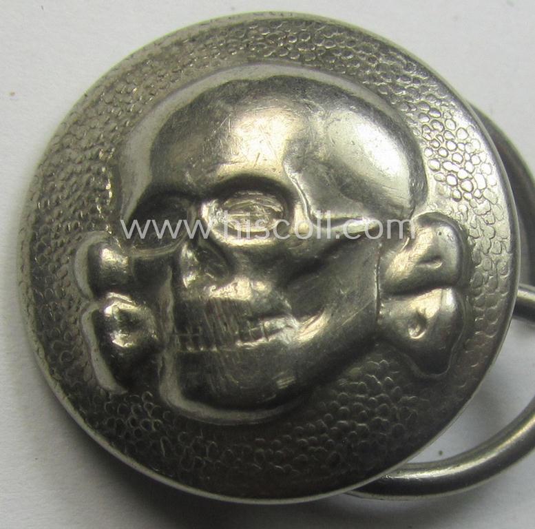 Superb - and actually rarely found! - pre-WWII-period, so-called: 'SS-Verfügungstruppen' (ie. 'SS-VT') ie. 'M34'-pattern, side-cap-'skull-button' being a maker- (ie. 'RzM SS 63'-) marked example as executed in chrome-toned metal