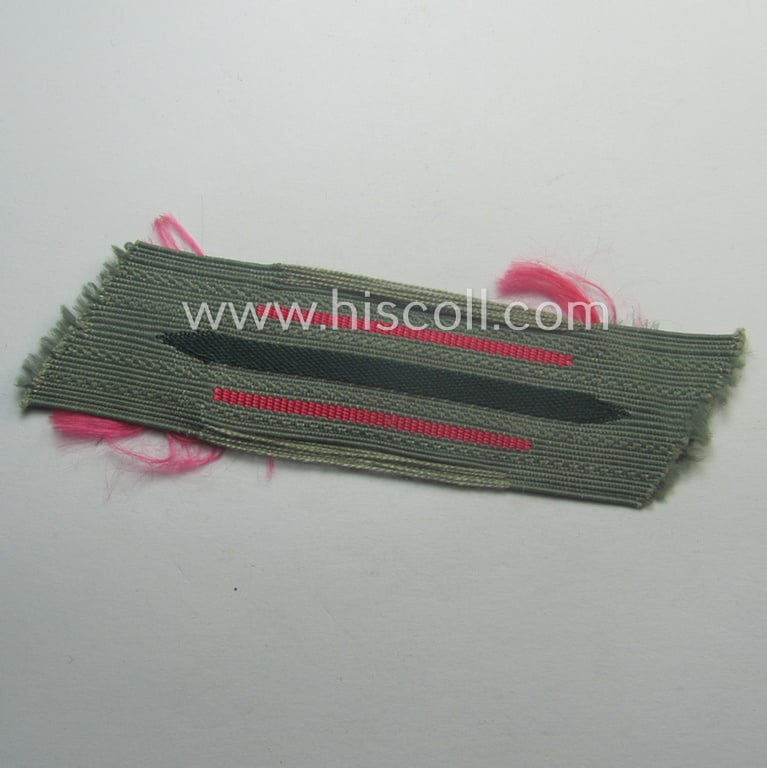 Pair of WH (Heeres) EM/NCO-type collar-tabs (or: 'Einheitskragenspiegel') as piped in the bright-pink branchcolour as intended for the: 'Panzer- o. Panzerjäger-Trpn.'