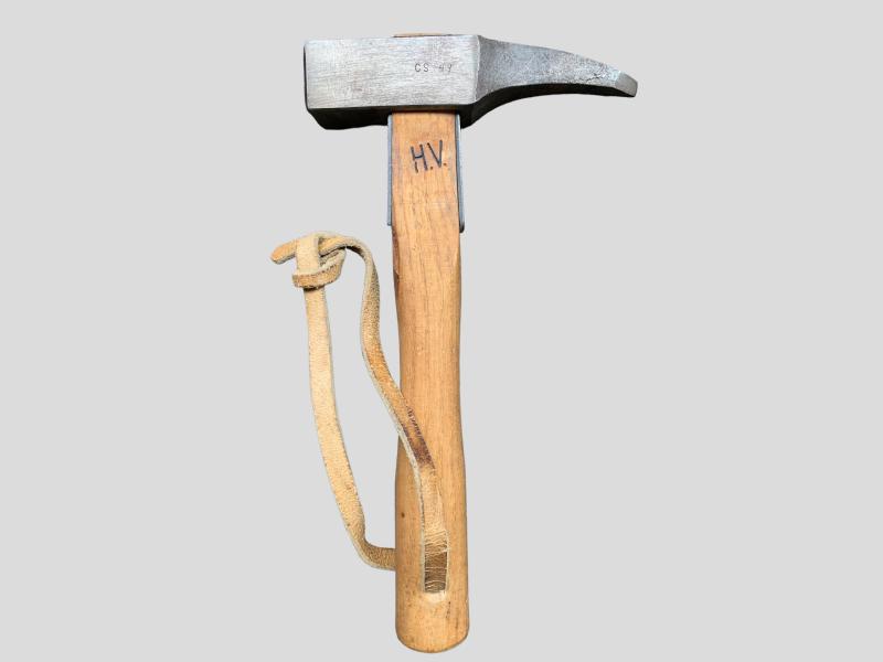 WH (Heer) Gebirgsjäger Rock-Hammer