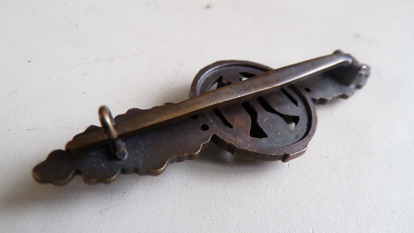 Frontflugspange für Jäger in Bronze