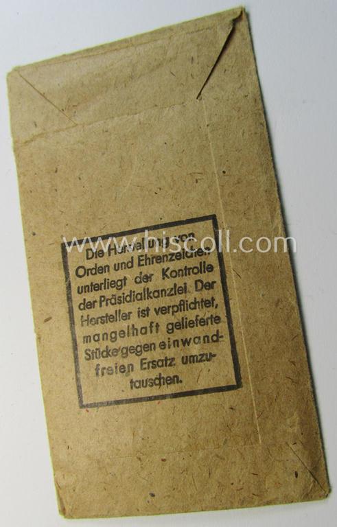 Neat - albeit regrettably empty! - 'Zellstoff'-based- and/or 'LDO'-marked pouch as was intended to store a WH (Heeres, Luftwaffe, Waffen-SS etc.) so-called: 'Kraftfahrbewährungs-Abzeichen in Gold' (or: drivers' proficiency-badge in gold)