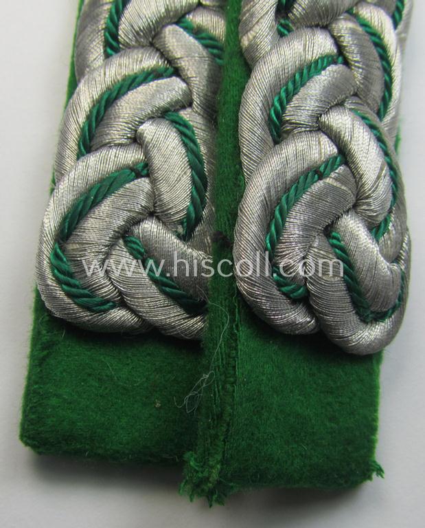 Attractive - fully matching and most certainly very scarcely encountered! - pair of (high-ranked!) officers'-type shoulderboards as intended for usage by a: 'Warnzentralenoberführer des L.S. Warndienstes' (or: 'LSW')