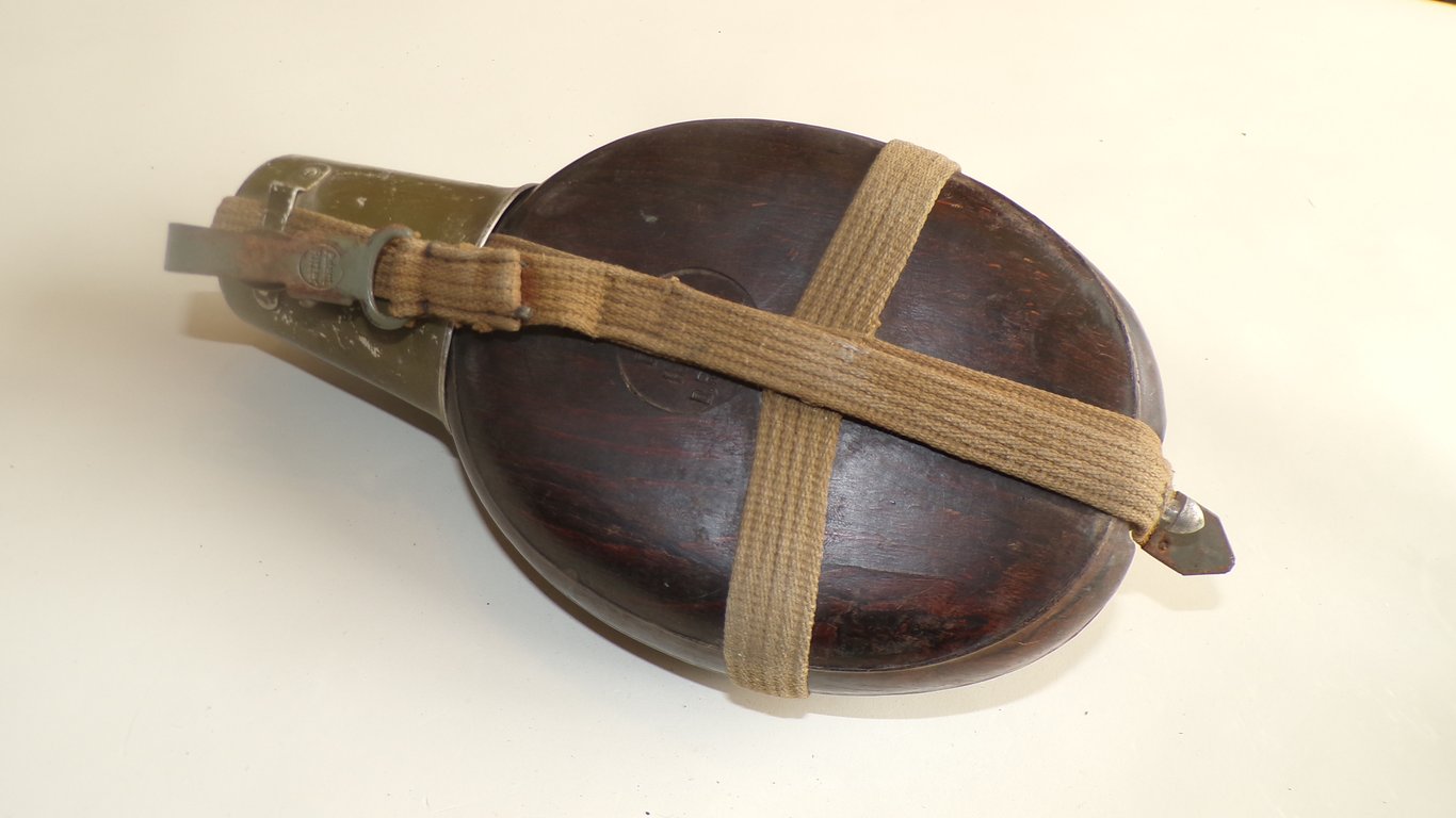 M31 "Coconut" canteen (Kokosnuss-Feldflasche)