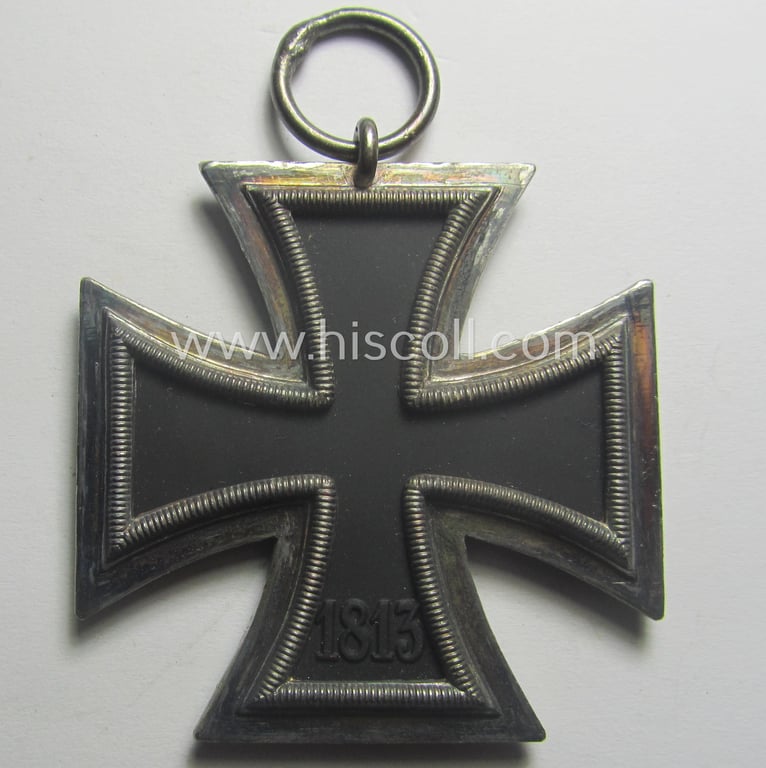 'Eisernes Kreuz II. Klasse' being a (typical) non-maker-marked example by a (by me) unidentified maker (ie. 'Hersteller')