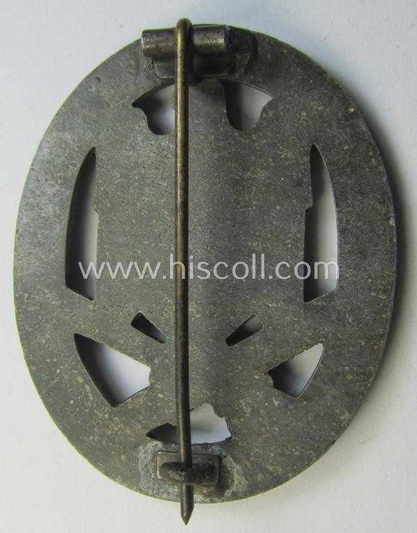 Attractive, 'Allgemeines Sturmabzeichen' (or General Assault Badge ie. GAB), being an unmarked, zinc- (ie. 'Feinzink'-) based so-called: 'flat-back'-pattern by a (by me) unidentified maker