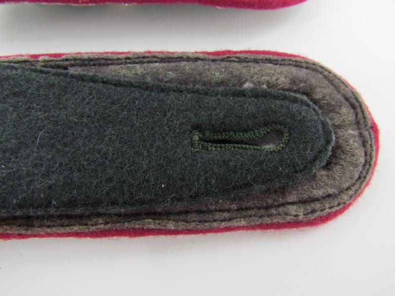 NCO shoulder boards for a Hauptfeldwebel in Nebelwerferabteilung
