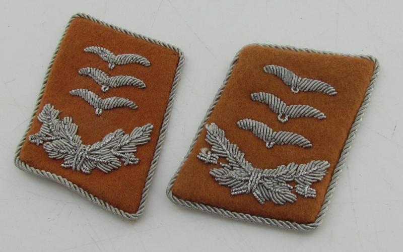 Luftwaffe Nachrichten Collar Tabs "Hauptmann".