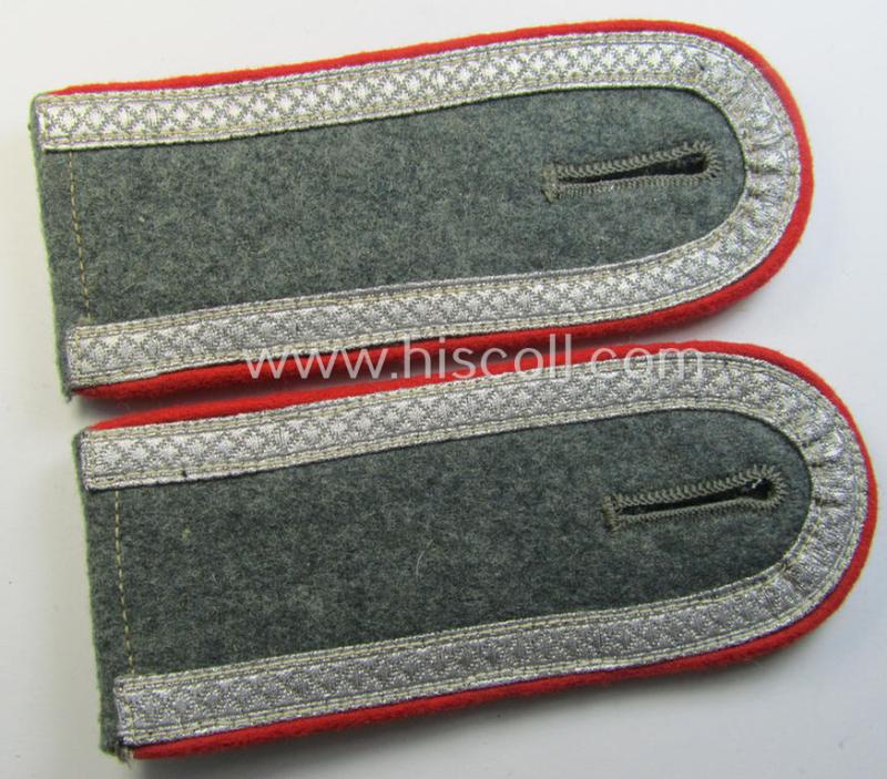 Attractive - and fully matching! - pair of WH (Heeres) early- (ie. mid-) war-period- (ie. 'M40'- ie. 'M43'-pattern), 'standard-issued' NCO-type shoulderstraps as was intended for an: 'Unterwachtmeister eines (Sturm)Art.-Abts. o. Rgts.'