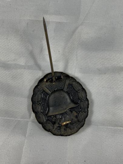 WW1 Wound Badge in Black