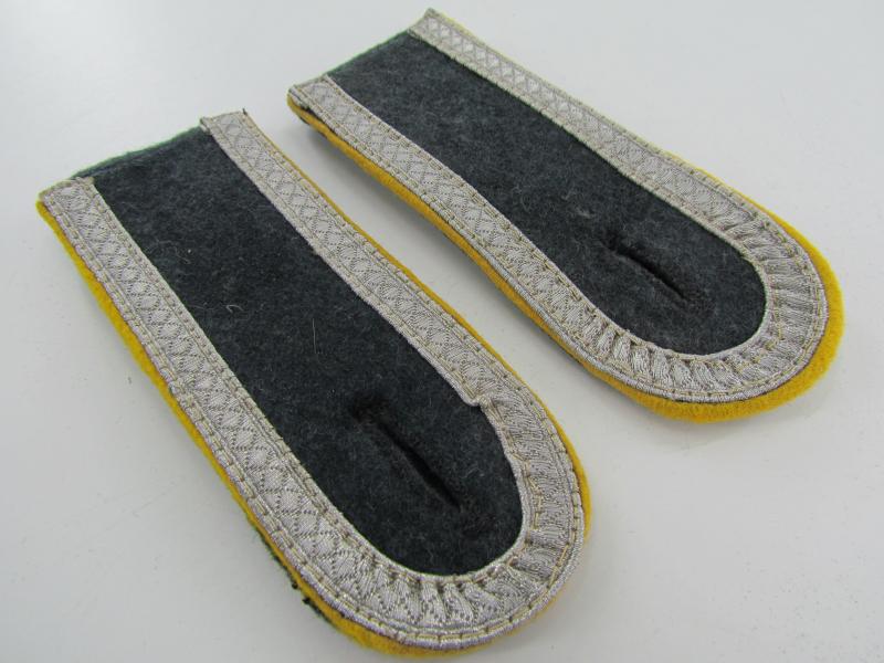 Luftwaffe Shoulder boards for "Unteroffizier" flight / paratrooper