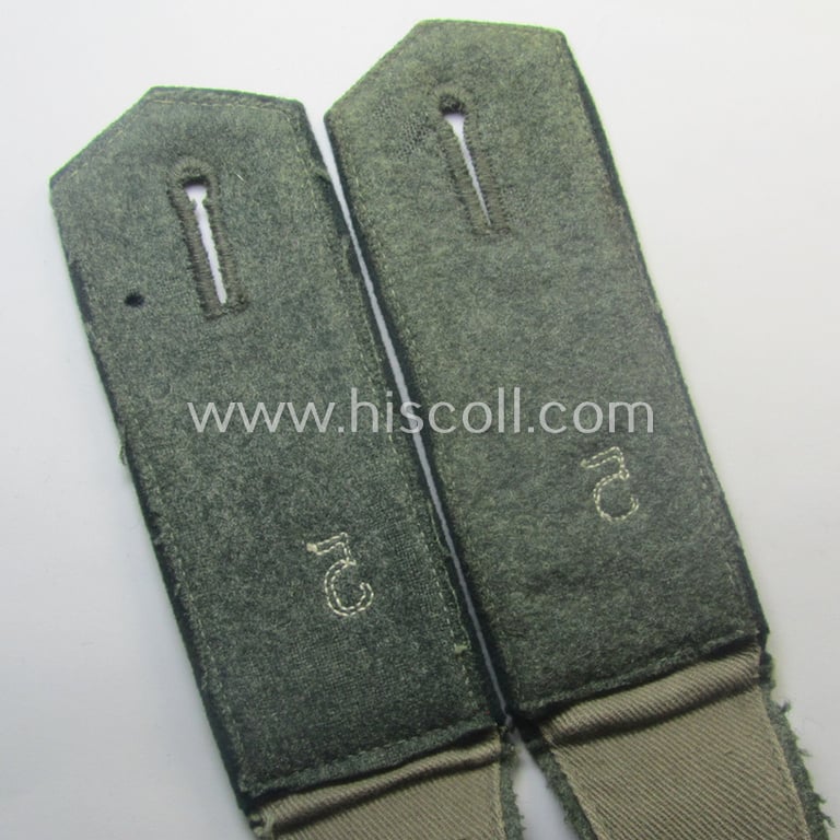 Fully matching pair of early-period (ie. 'M36- o. M40'-pattern and/or pointed-styled), WH (Heeres) 'cyphered' EM-type shoulderstraps as was intended for a: 'Soldat des Inf.-Maschinengewehr-Abts. 55'