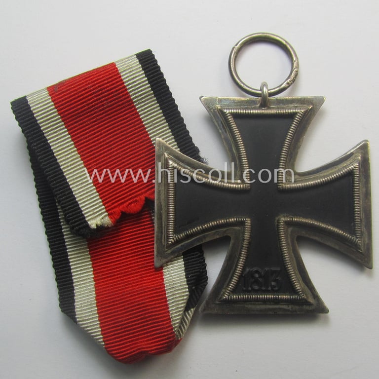 'Eisernes Kreuz II. Klasse' being a maker- (ie. '19'-) marked example by the maker (ie. 'Hersteller'): 'E. Ferdinand Wiedmann'