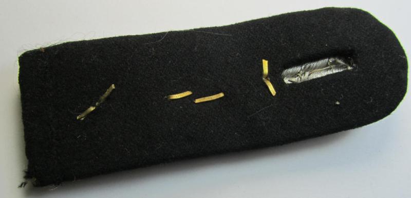 Superb - neatly 'cyphered' albeit regrettably single! - Waffen-SS, officers'-pattern shoulderboard as was intended for usage by a: 'Hauptsturmführer der SS-Veterinär-Truppen'