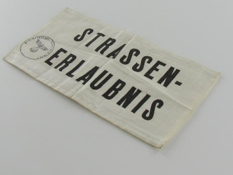 German 'Strassen-Erlaubnis' Armband