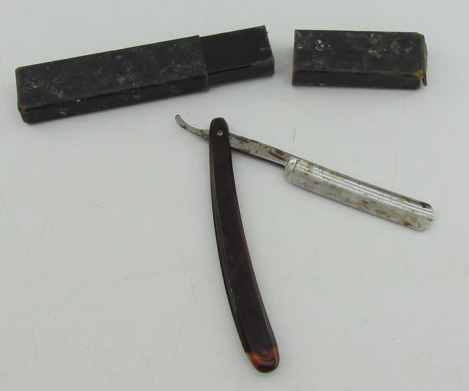 Ambossmann Pre War Razor in original box