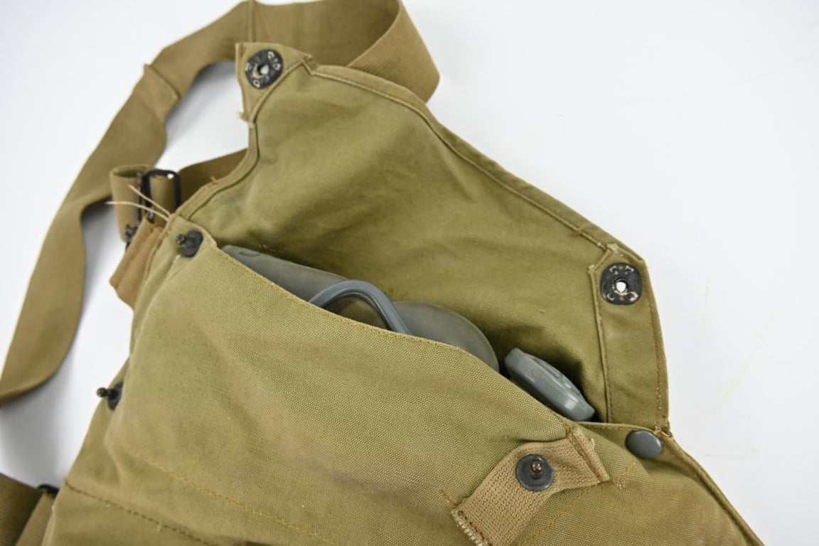 US WW2 MIVA 1 Army Service Gasmask in Carrying Pouch