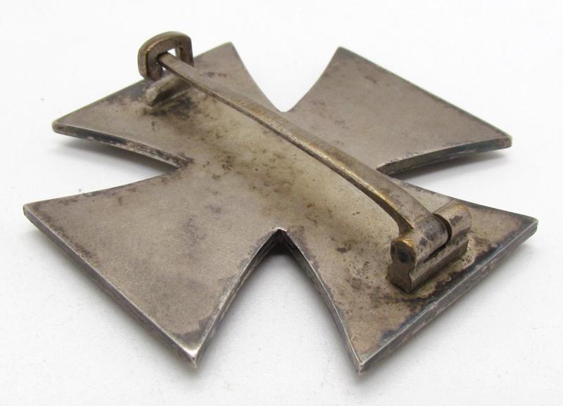 Iron cross 1st class ( EK1 )  "L/19" Brass Core in Case