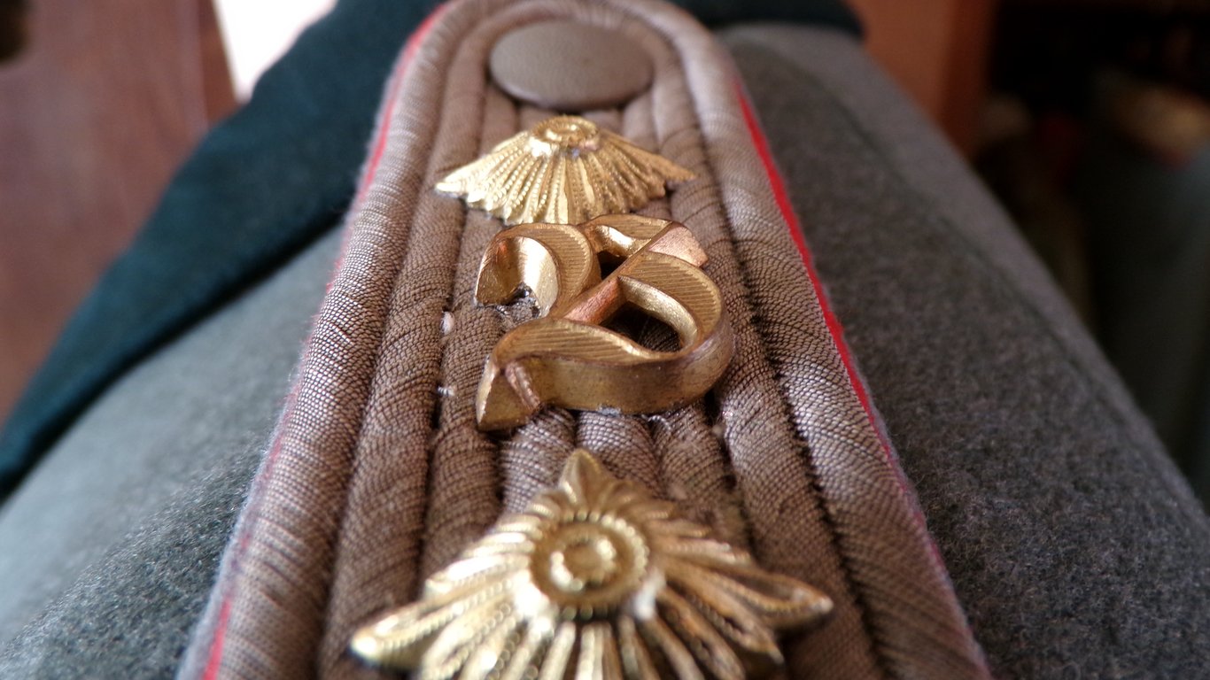 M36 Officers Greatcoat Hauptmann Beobachtungsabteilung