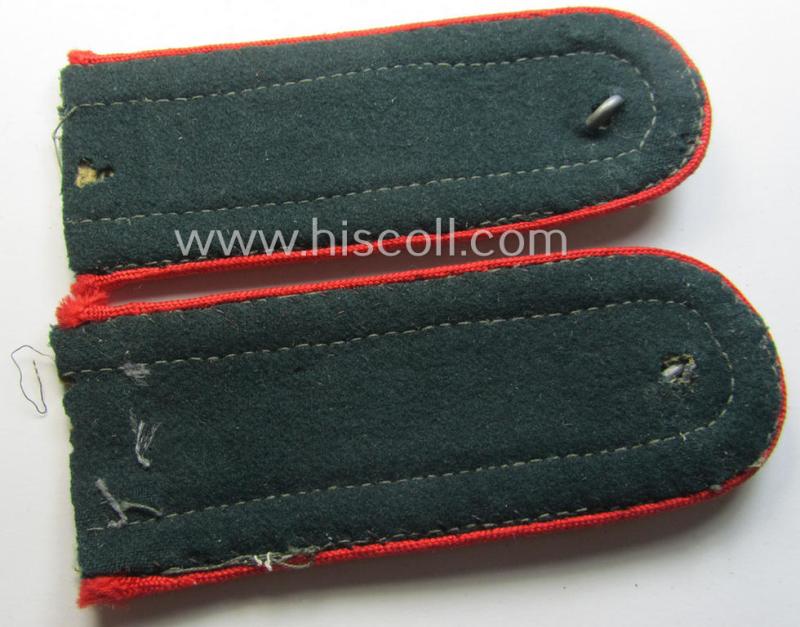 Pair of early- (ie. pre-) war-period, WH (Heeres) 'M36'- (ie. 'M40'-) pattern 'cyphered' NCO-type shoulderstraps as intended for an: 'Uffz. u. Mitglied des Art.-Beo.-Abts. 7'