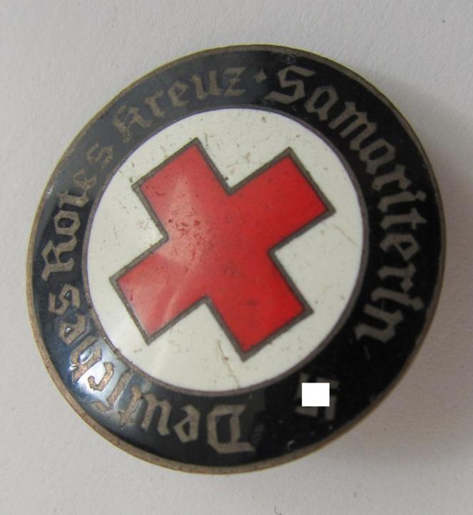Very nice - and actualy quite rarely encountered! - DRK (ie. 'Deutsches Rotes Kreuz' or German Red Cross) nurses'-badge entitled: 'Samariterin', neatly 'Ges.Gesch' marked - nice (albeit used- ie. worn-) condition!
