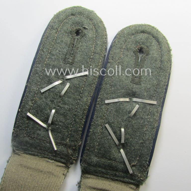 Pair of WH (Heeres) neatly 'cyphered', NCO-type shoulderstraps: 'Oberfeldwebel des Sanitäts-Abtlgs. 4'