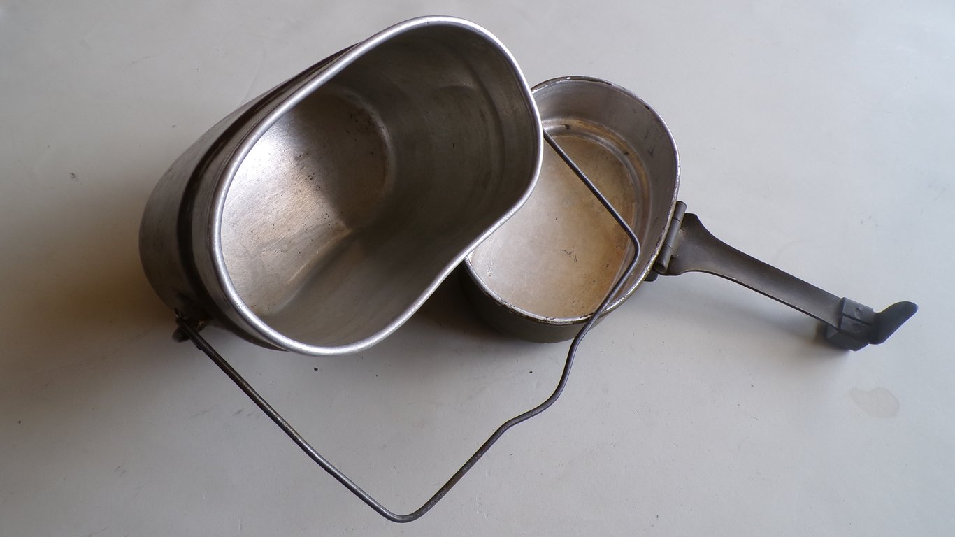 Wehrmacht M31 Mess Kit HRE 41/42