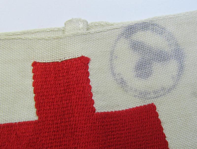 Attractive, WH (Heeres) related-, linnen-based- and/or neatly 'machine-embroidered', beige-white-coloured DRK- (ie. 'Deutsches Rotes Kreuz'-) armband (ie. 'Armbinde') as was intended for a staff-member serving as a medical orderly