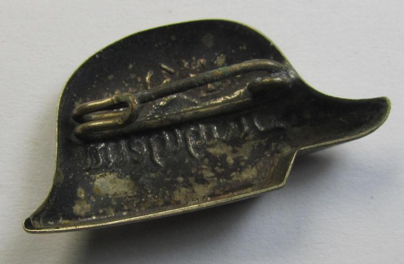 Attractive lapel-pin (ie. 'Zivilabzeichen') denoting membership within: 'Der Stahlhelm' - Bund der Frontsoldaten (Sta)' being a neatly maker- (ie. 'G.D.'-) marked example that is executed in silvered metal (ie. 'Buntmetall')
