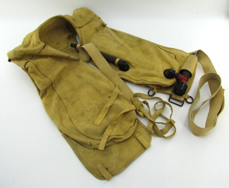 Luftwaffe pilot ‘Schwimmweste’ type 10-30 B-2 by bvn