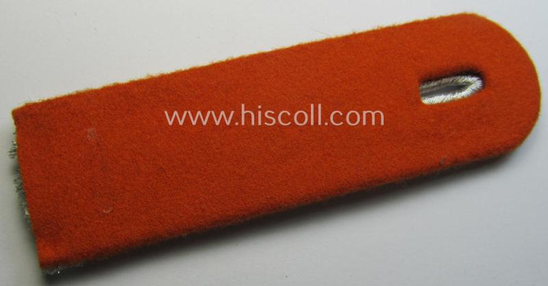 Attractive - albeit regrettably single - neatly 'cyphered' WH (Heeres) officers'-type shoulderboard as piped in the orange-coloured branchcolour as was intended for a: 'Leutnant u. E.-Offizier einer Feldzeugdienstelle'