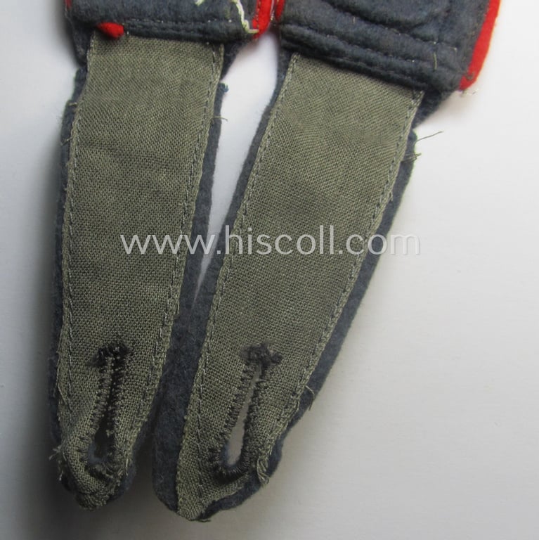 Neat - and/or fully matching! - pair of WH (Luftwaffe) 'privately-purchased' NCO-type shoulderstraps as piped in the bright-red branchcolour as was intended for an: 'Oberfeldwebel o. Oberwachtmeister der Flak-Art.-Trpn.'