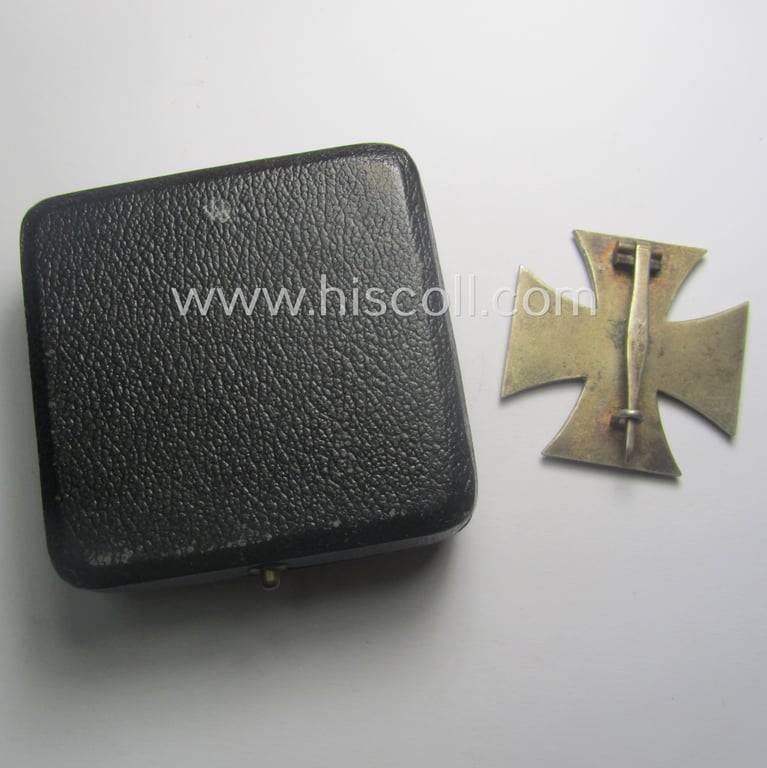'Eisernes Kreuz 1. Kl.' (or: Iron Cross 1st class) being a (typical) maker- (ie. '7'-) marked example as was produced by the maker (ie. 'Hersteller'): 'Paul Meybauer' and that comes in its original etui as issued
